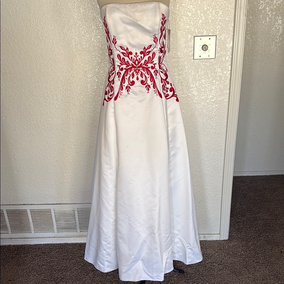 Nwt Jessica Mcclintock Elegant White And Red Strapless Dress